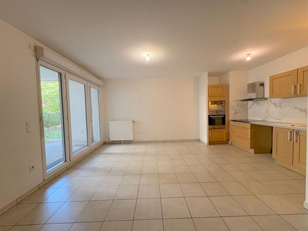 Vente                                                      Appartement
                        
                     2 pièces                      47 m2                     à Créteil