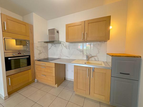 Vente                                                      Appartement
                        
                     2 pièces                      47 m2                     à Créteil