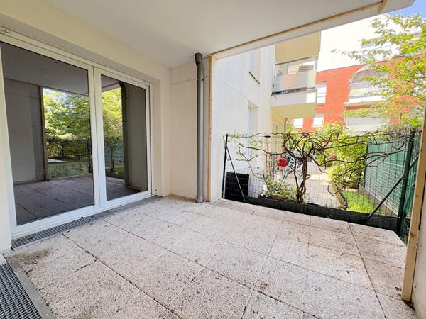 Vente                                                      Appartement
                        
                     2 pièces                      47 m2                     à Créteil