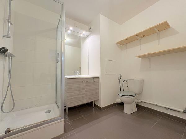 Vente                                                      Appartement
                        
                     2 pièces                      47 m2                     à Créteil
