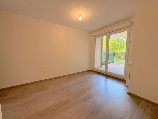 Vente                                                      Appartement
                        
                     2 pièces                      47 m2                     à Créteil