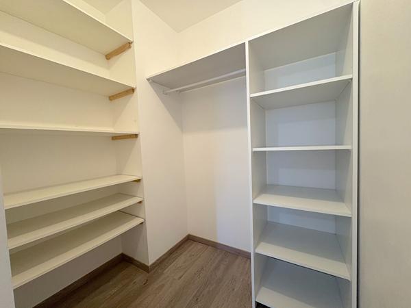 Vente                                                      Appartement
                        
                     2 pièces                      47 m2                     à Créteil
