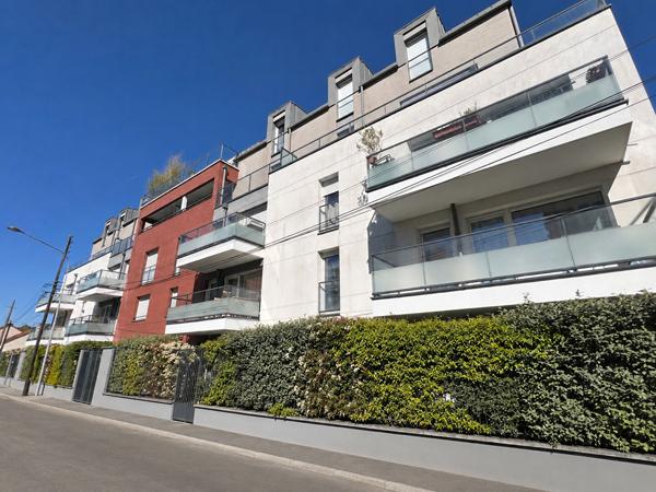 Vente                                                      Appartement
                        
                     2 pièces                      47 m2                     à Créteil