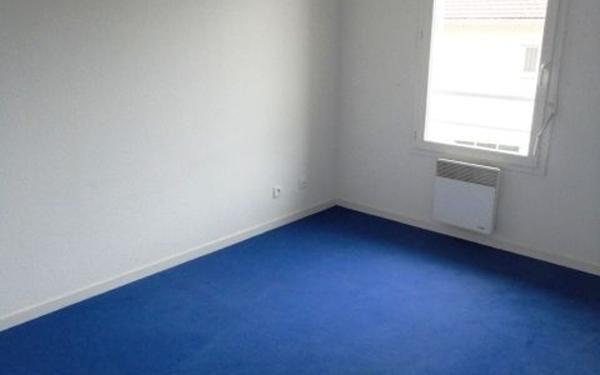 Appartement à louer    3 pièces • 66 m2 Aire-sur-l'Adour