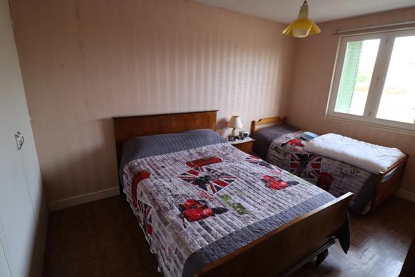 Jolie villa de 117 m² à fort potentiel avec un beau terrain arboré à CURCIAT DONGALON (01)