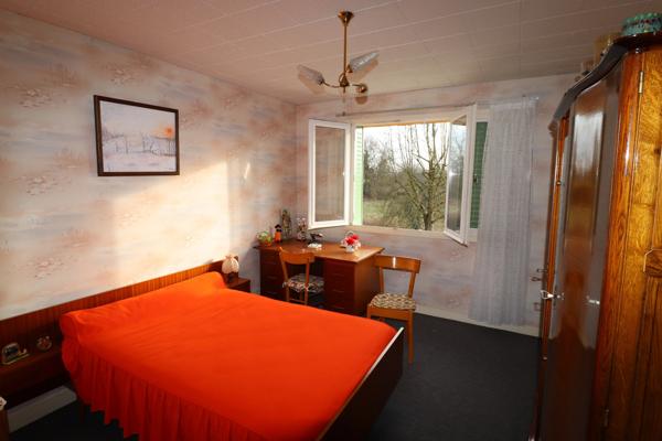 Jolie villa de 117 m² à fort potentiel avec un beau terrain arboré à CURCIAT DONGALON (01)