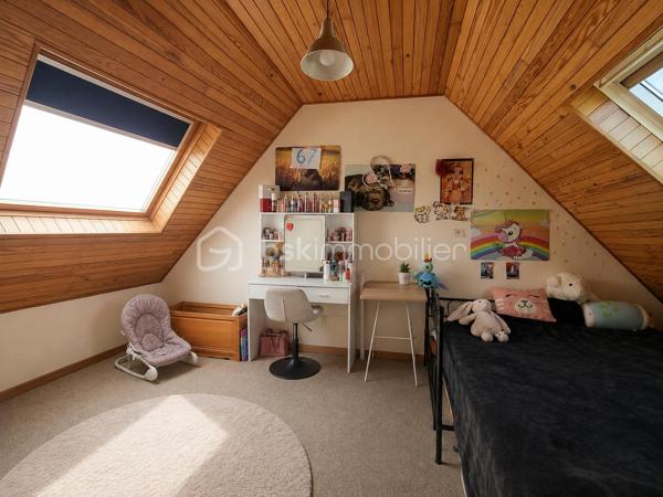 EXCLUSIVITÉ – KILLIAN LE MEUR - BSK IMMOBILIER 

Investissement locatif.
Idéalement située dans le centre de Carhaix (29270).

Immeuble (n°8) d’environ 167m2 comprenant :

• Studio de 28m² déjà loué : 340 €/mois HC – DPE : E
• T1 bis de 33m² déjà loué : 365 €/mois HC – DPE : E
• T3 de 51m² déjà loué : 500 €/mois HC – DPE : E
• T2 bis en duplex de 56m² déjà loué : 450 €/mois HC – DPE : D

Immeuble avec un compteur électrique par appartement et compteur d'eau commun avec des sous-compteurs.

✅ Loyers annuels : 19 860 €
✅ Taxe foncière : 2 028 €
✅ Rentabilité supérieure à 7 %

--- --- --- --- --- --- --- --- --- --- --- --- --- --- --- --- --- --- --- --- 
⭐ACCOMPAGNEMENT SUR MESURE
Vous souhaitez vendre votre bien ?
Contactez-moi. Evaluation OFFERTE sous 48h !

⭐VENTE IMMOBILIÈRE – Finistère Sud
Échangeons sur votre projet pour définir la meilleure stratégie de vente.

⭐APPORTEURS D'AFFAIRES
Vous connaissez quelqu'un qui souhaite vendre ?
Contactez-moi. Rémunération attractive !
--- --- --- --- --- --- --- --- --- --- --- --- --- --- --- --- --- --- --- ---