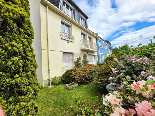 Vente                                                      Maison
                        
                     8 pièces                      136 m2                     à Brest