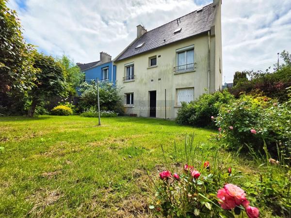 Vente                                                      Maison
                        
                     8 pièces                      136 m2                     à Brest