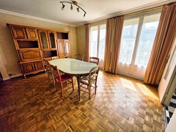 Vente                                                      Maison
                        
                     8 pièces                      136 m2                     à Brest