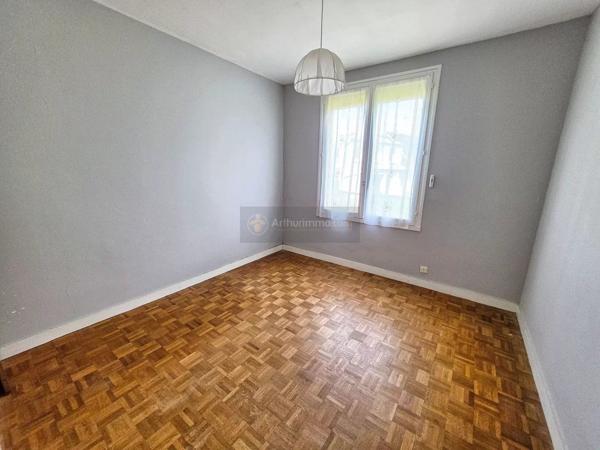 Vente                                                      Maison
                        
                     8 pièces                      136 m2                     à Brest