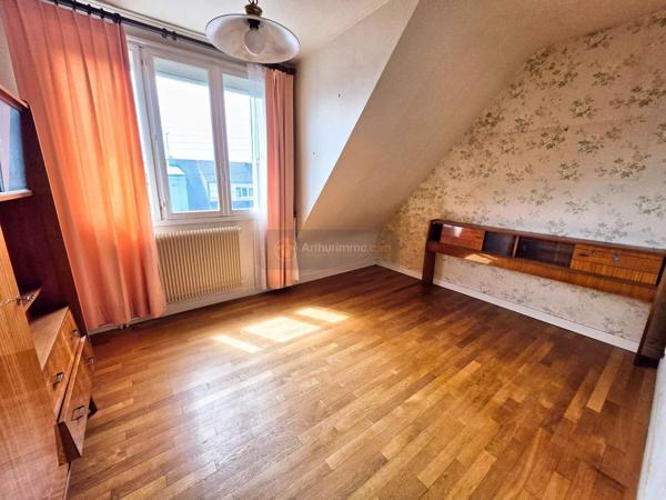 Vente                                                      Maison
                        
                     8 pièces                      136 m2                     à Brest