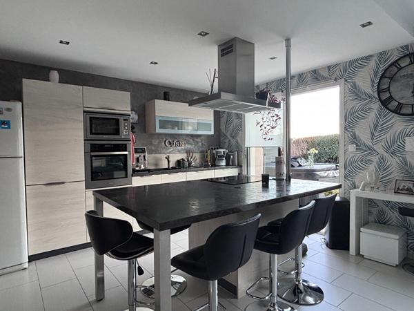 BELLE MAISON DE 7 PIECES PRINCIPALES SANS VIS A VIS Louverne BELLE MAISON DE 7 PIECES PRINCIPALES SANS VIS A VIS Louverne