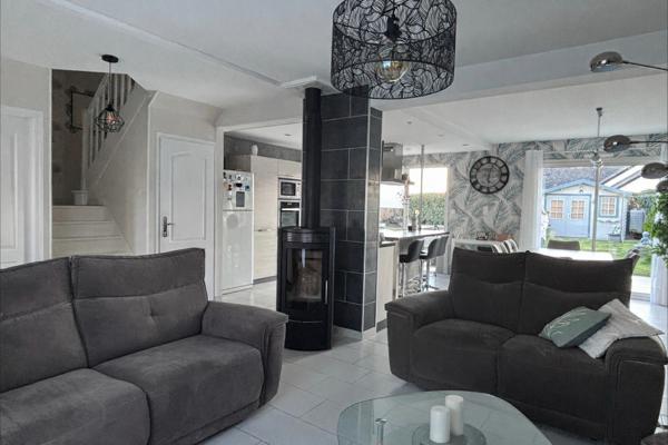 BELLE MAISON DE 7 PIECES PRINCIPALES SANS VIS A VIS Louverne BELLE MAISON DE 7 PIECES PRINCIPALES SANS VIS A VIS Louverne