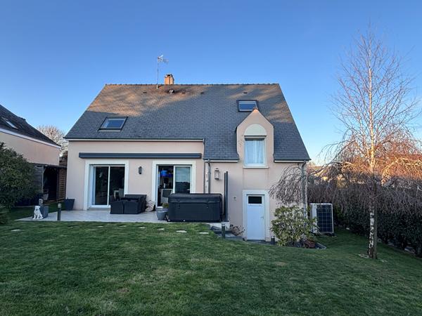 BELLE MAISON DE 7 PIECES PRINCIPALES SANS VIS A VIS Louverne BELLE MAISON DE 7 PIECES PRINCIPALES SANS VIS A VIS Louverne