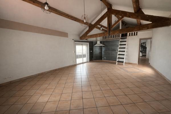 Sainte-Marie de la Mer Environnement d'exception:Mas composé de 3 habitations à 2 pas des plage, calme abslu