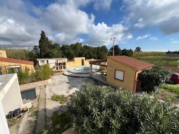 Sainte-Marie de la Mer Environnement d'exception:Mas composé de 3 habitations à 2 pas des plage, calme abslu