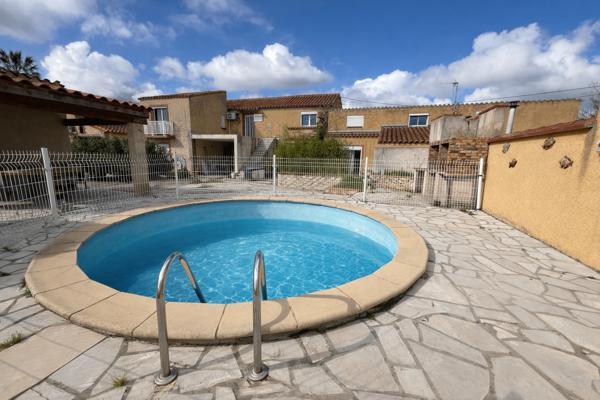 Sainte-Marie de la Mer Environnement d'exception:Mas composé de 3 habitations à 2 pas des plage, calme abslu