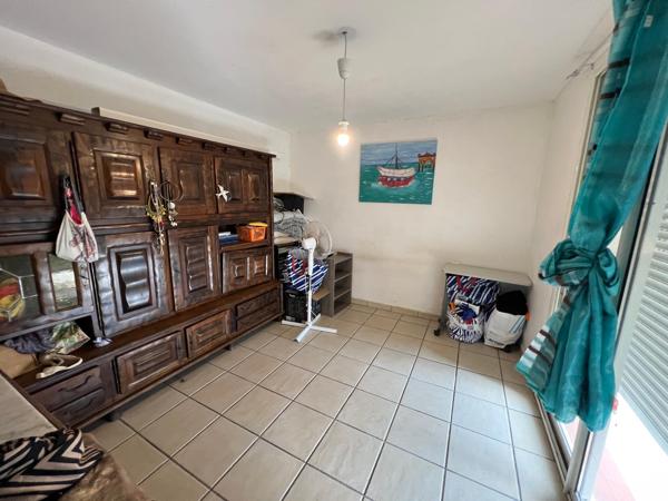 Sainte-Marie de la Mer Environnement d'exception:Mas composé de 3 habitations à 2 pas des plage, calme abslu