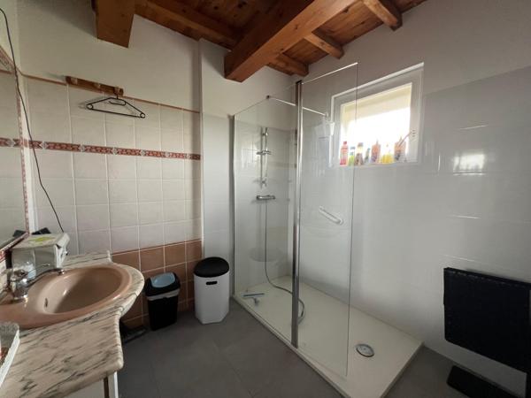 Sainte-Marie de la Mer Environnement d'exception:Mas composé de 3 habitations à 2 pas des plage, calme abslu