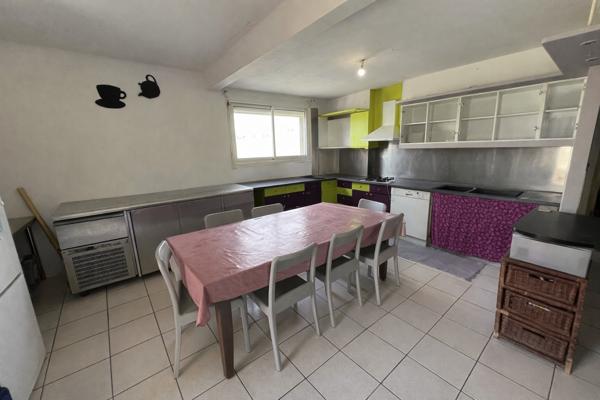 Sainte-Marie de la Mer Environnement d'exception:Mas composé de 3 habitations à 2 pas des plage, calme abslu