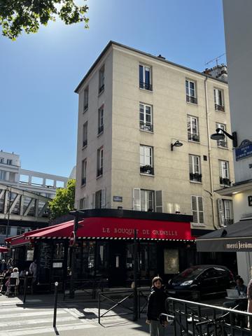Immeuble
        
        - 750 m² Exclusivité 5 802 500 € *