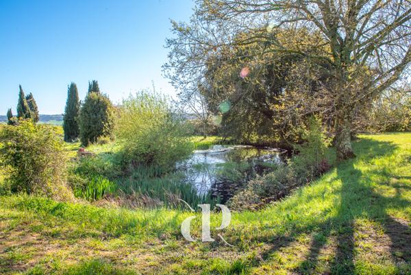 Vic-Fezensac (32190) Ancienne Ferme rénovée avec Goût