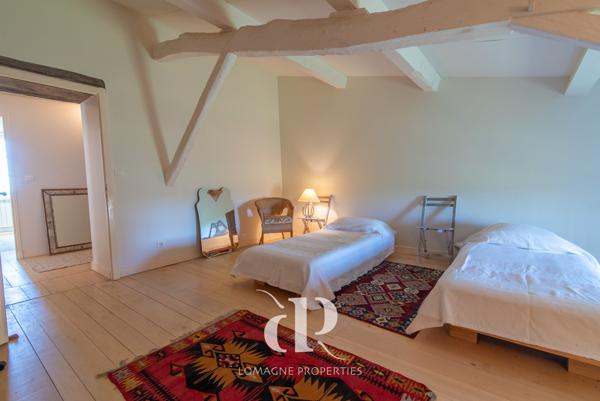 Vic-Fezensac (32190) Ancienne Ferme rénovée avec Goût