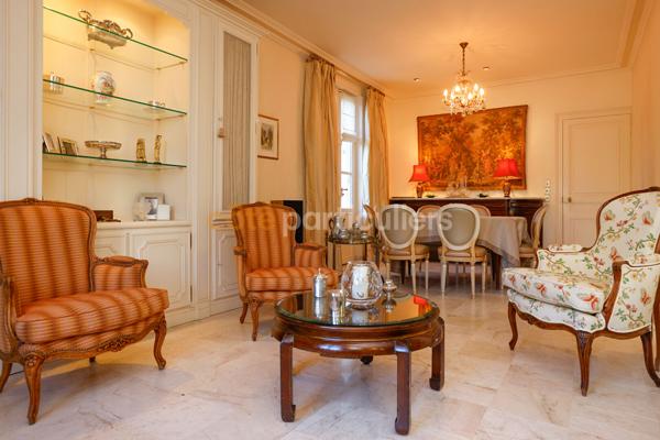 Vente
                Maison bourgeoise236 m² - 8 Pièces -
                    JOUE LES TOURS (37300)