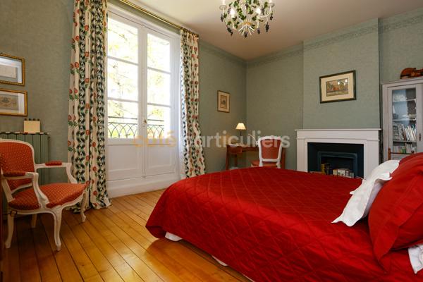 Vente
                Maison bourgeoise236 m² - 8 Pièces -
                    JOUE LES TOURS (37300)