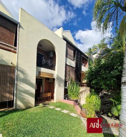 T1 MEUBLE ST GILLES LES BAINS MEUBLE LONGUE DUREE