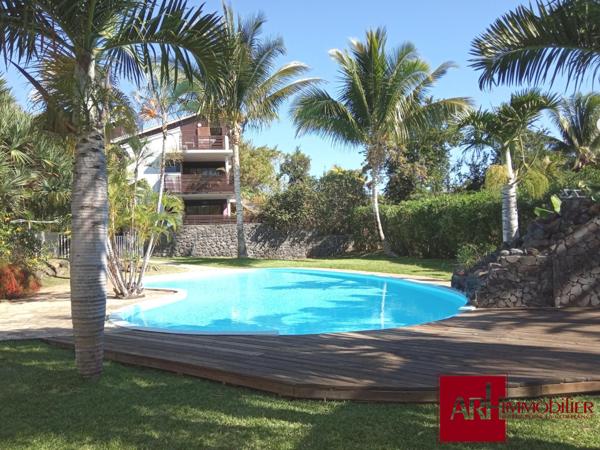 T1 MEUBLE ST GILLES LES BAINS MEUBLE LONGUE DUREE