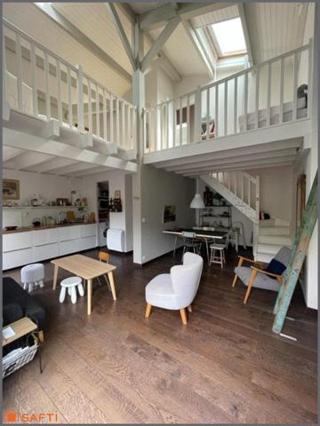 Bassin d'Arcachon, hyper centre d'Andernos les Bains, 300 m du Bassin. Magnifique duplex de 80 m2 loi carrez.