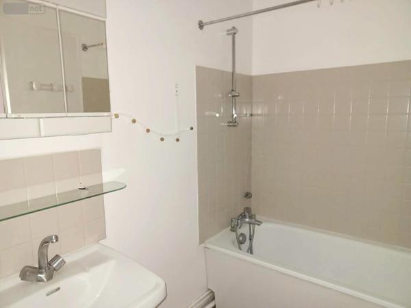 Maison à vendre à Chinon dans l'Indre-et-Loire (37500), ref : 094/1021   
AZAY LE RIDEAU