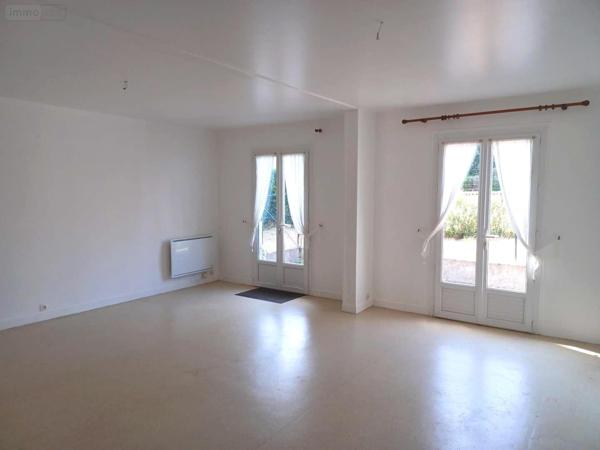 Maison à vendre à Chinon dans l'Indre-et-Loire (37500), ref : 094/1021   
AZAY LE RIDEAU