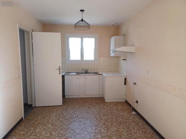 Maison à vendre à Chinon dans l'Indre-et-Loire (37500), ref : 094/1021   
AZAY LE RIDEAU