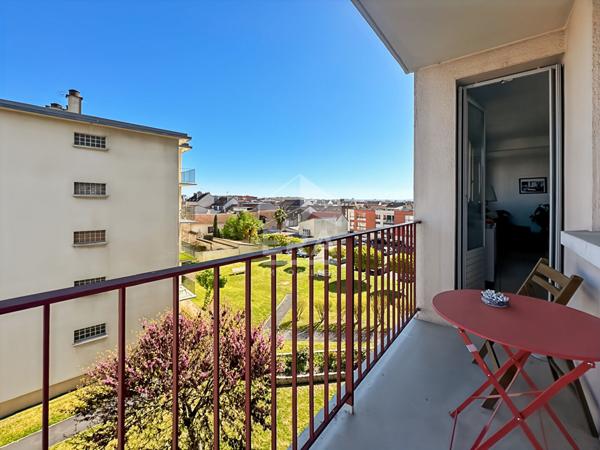 T4 71 m² BALCON + PARKING  Proche GARE & NEOMA Clairmarais