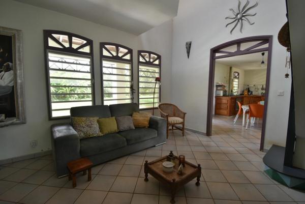 Maison à vendre 5 pièces BAIE MAHAULT (971)