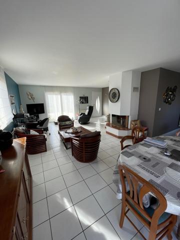 Maison à LOCMARIAQUER, 56740 - 6 pièces 124m²
