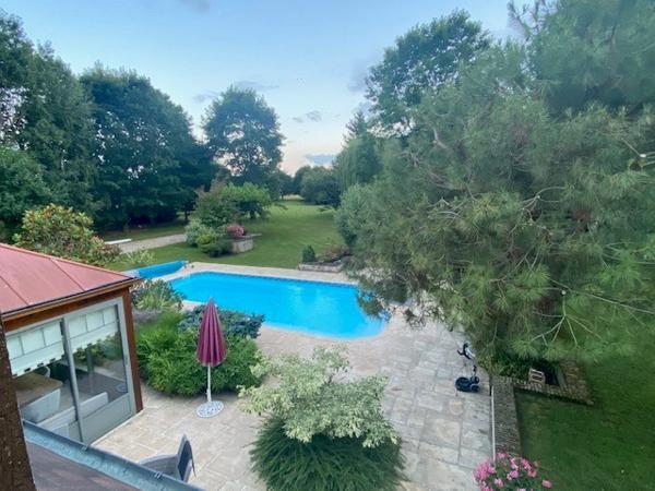 Propriété avec piscine à 2 pas de la Loire sur un parc arboré de 8900 m² à Germigny Des Prés