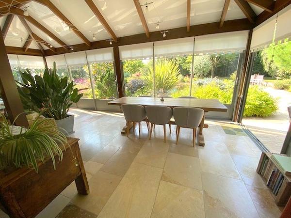 Propriété avec piscine à 2 pas de la Loire sur un parc arboré de 8900 m² à Germigny Des Prés
