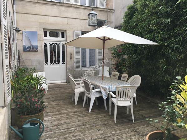 Maison de caractère Rochefort centre ville 5 chambres, jardin sans vis à vis