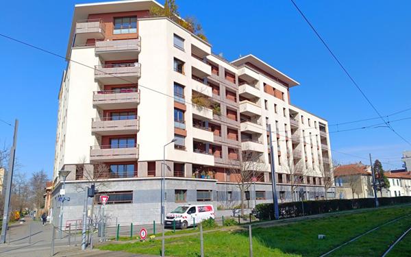 Appartement à vendre    4 pièces • 92,47 m2 Villeurbanne