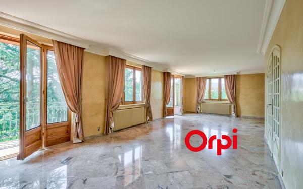 Maison à vendre    5 pièces •  Vaugneray