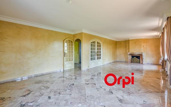 Maison à vendre    5 pièces •  Vaugneray