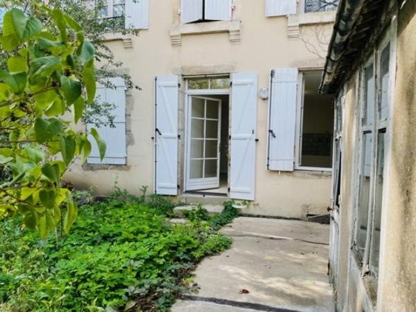 Location Appartement 3 pièces Parthenay (79200) - CENTRE VILLE