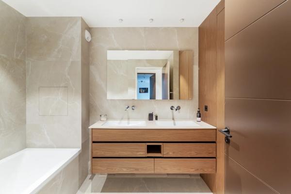 Duplex Paris 18e - LEPIC / ABBESSES