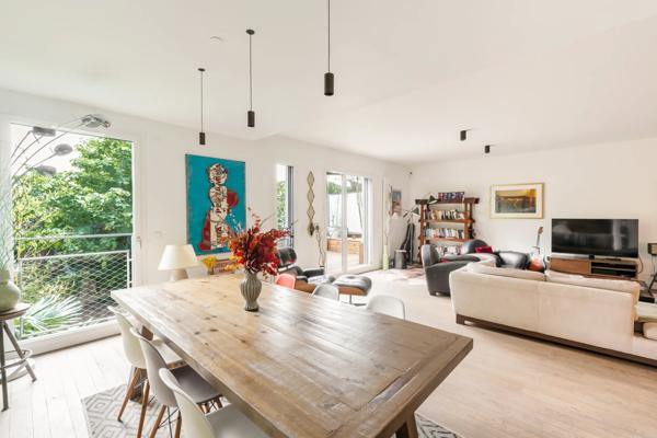 Duplex Paris 18e - LEPIC / ABBESSES