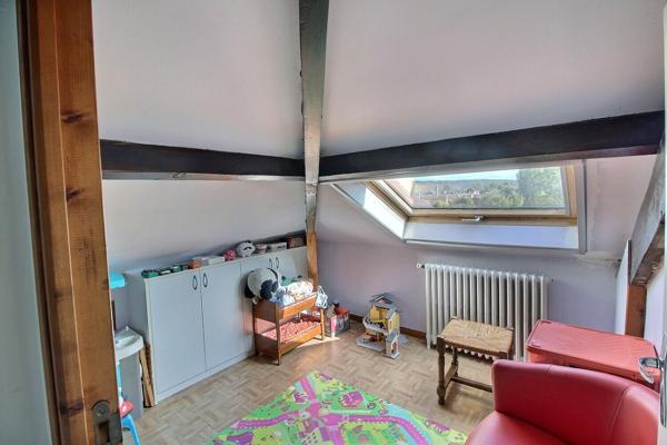 Maison familiale lumineuse 183 m² au sol sur terrain paysagé de 522 m²  avec espace jacuzzi
