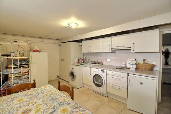 Maison familiale lumineuse 183 m² au sol sur terrain paysagé de 522 m²  avec espace jacuzzi
